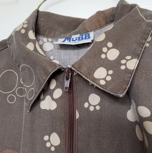 🐾 Mobb Brown Paw Print Nurse Scrub Shirt 🐾